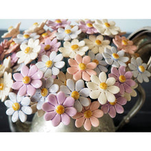 Charger l'image dans la galerie, Marguerite en céramique