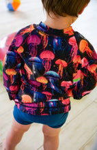 Charger l'image dans la galerie, Tee-shirt de bain manches longues UPF 50+ JellyGlow