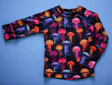 Charger l'image dans la galerie, Tee-shirt de bain manches longues UPF 50+ JellyGlow
